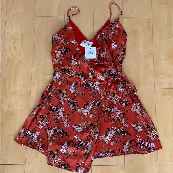 Sadie & Sage Dresses & Skirts - Wrap dress new with tags